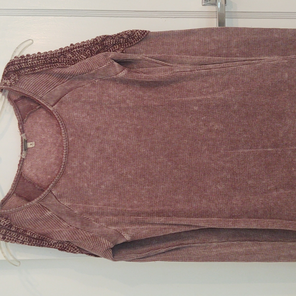 Open shouldered thermal top by Gimmicks